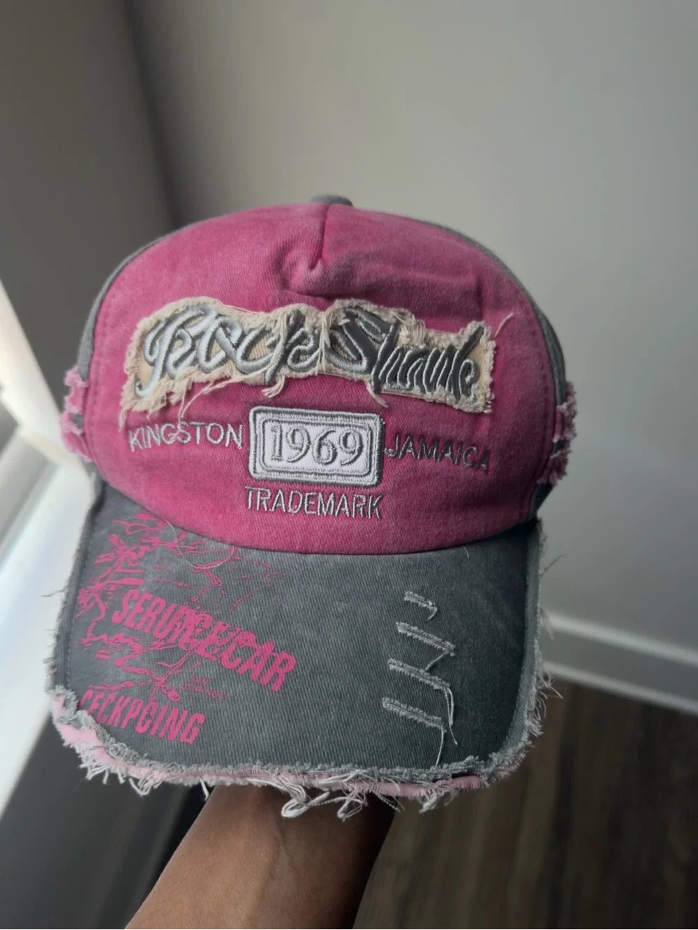 Distressed washed baseball fitted hat - Picture 2 of 5